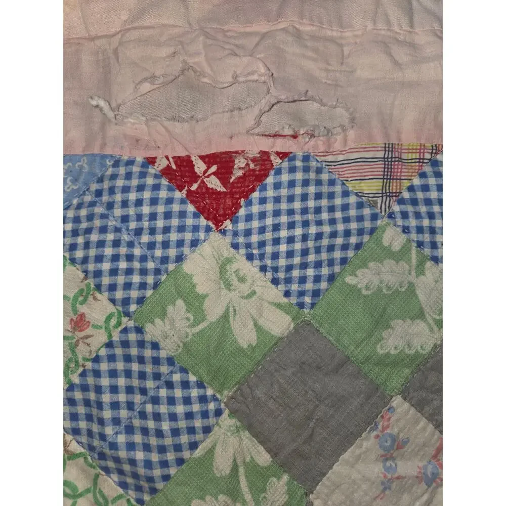 Vintage Handmade Patchwork Trip Around The World Quilt 87
